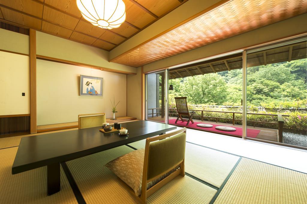 Fujiiso (Adults Only) Hotel ทาคายามะ ภายนอก รูปภาพ