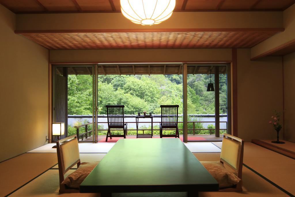 Fujiiso (Adults Only) Hotel ทาคายามะ ภายนอก รูปภาพ