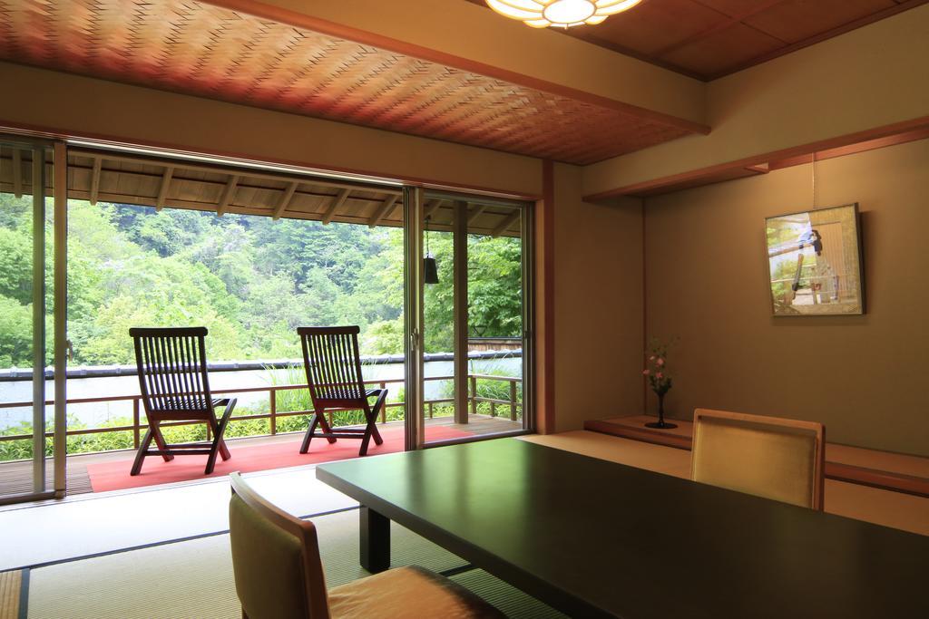 Fujiiso (Adults Only) Hotel ทาคายามะ ภายนอก รูปภาพ
