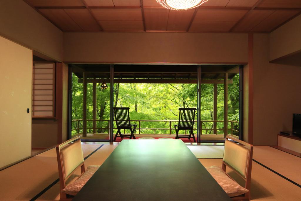 Fujiiso (Adults Only) Hotel ทาคายามะ ภายนอก รูปภาพ